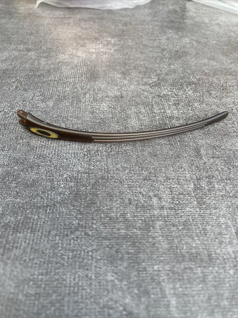 oskley new frogskin rootbeer LT arm