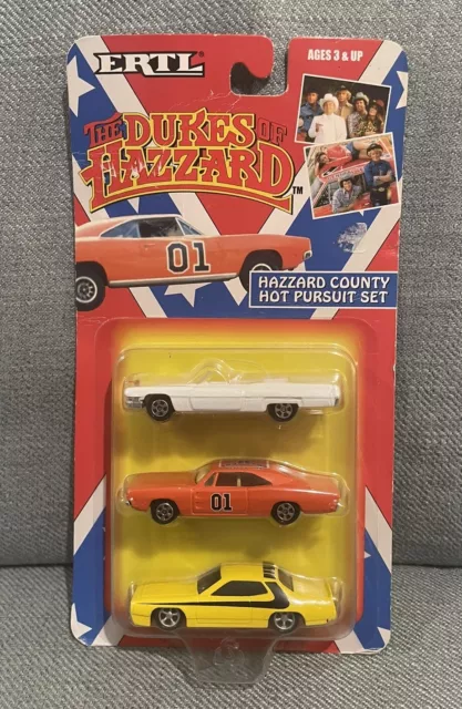 NEW The Dukes of Hazzard ERTL 2001 Hazard County Hot Pursuit Car Set #7068 RARE