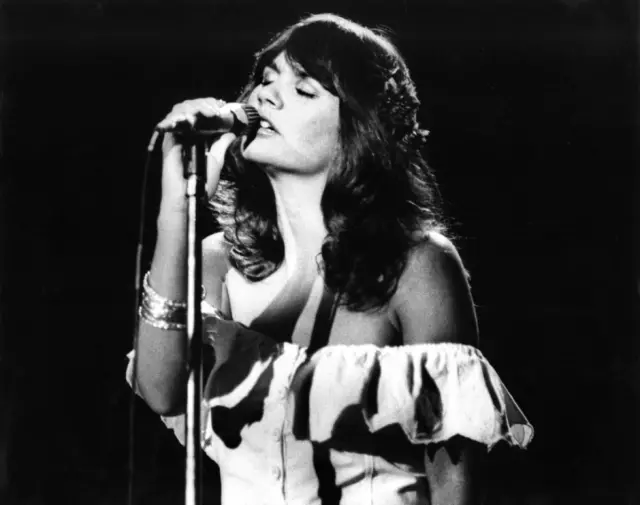 Linda Ronstadt Singer 8x10 Picture Celebrity Print