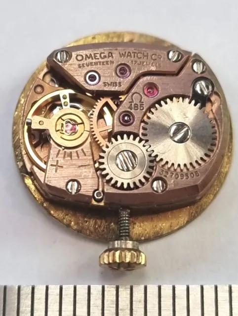 mouvement de montre ancienne femme Omega cal 485 pour pièces pour horloger