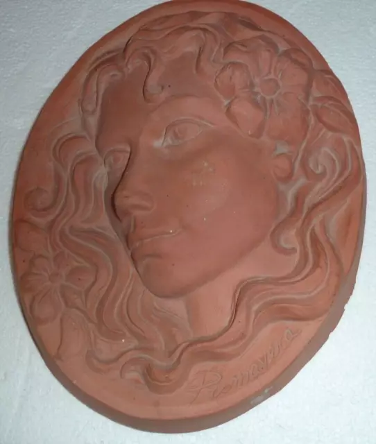 uperbe bas-relief de jeune femme d'époque art nouveau de l'atelier de Primavera