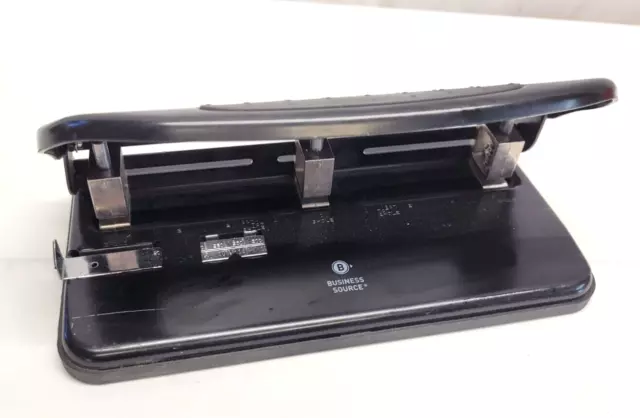 Business Source 32 Sheet capacity heavy duty 3 hole punch