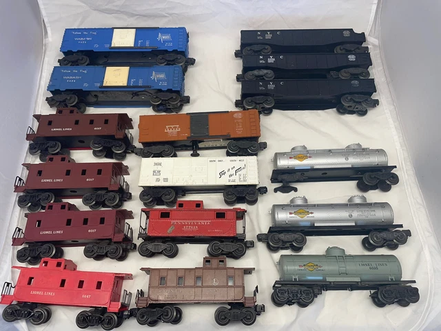 Lionel postwar O rolling stock lot | 16 pcs | gondolas tankers cabooses & more