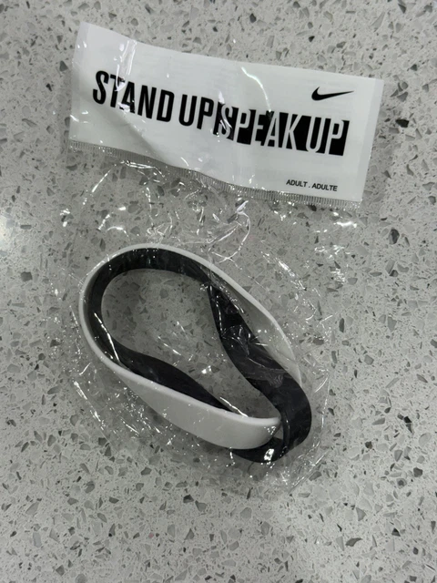 Nike STAND UP SPEAK UP シリコンバンド 2個セット NIKE STAND UP SPEAK UP SILICONE WRISTBAND BRACELET ADULT SIZE 2005