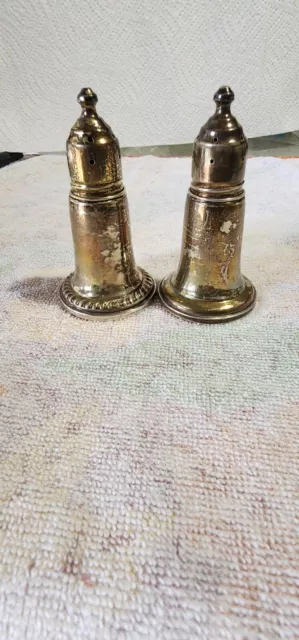 Vintage pair of Reed & Barton 168 Salt & Pepper Shaker Sterling Silver .925 used