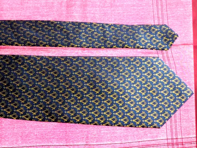 Corbata de seda Toye Kenning & Spencer L 58 pulgadas con 3,5 de diseñador