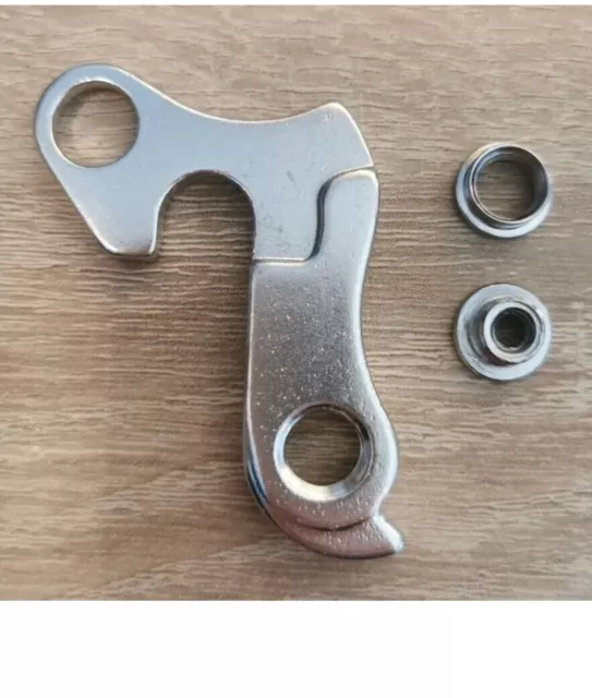 Carrera vengeance deals derailleur hanger