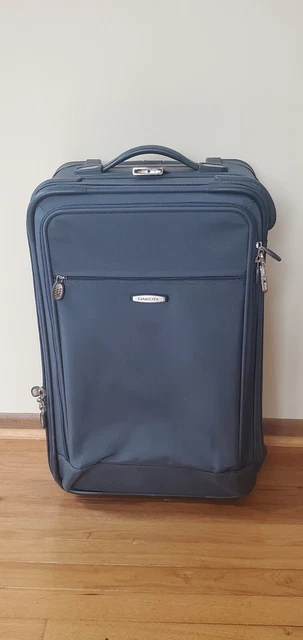 Dakota by Tumi 22" Carry On TRAVEL Luggage  2 Wheelеd Rolling Bag Expandable