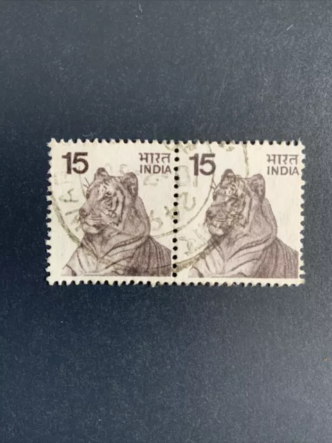 Briefmarken Indien India 1975 Tiger heller Hintergrund gestempelt gelaufen