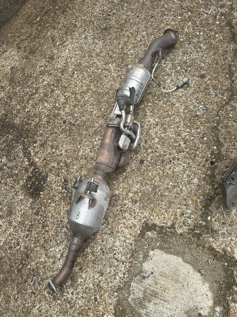 GENUINE TOYOTA PRIUS MK4 1.8 Hybrid Catalytic Catalyst Converter 2016 ...