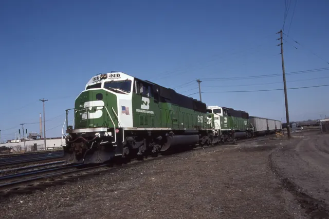 T: Orig Slide BN Burlington Northern SD60M #9267+1 w/Train - Northtown MN 1995