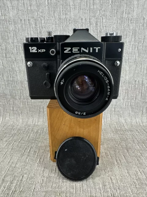 ZENIT 12XP 35mm SLR FILM CAMERA + HELIOS-44M-4 F2 58mm LENS NICE WORKING