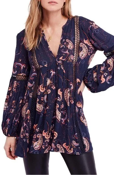 NWT FREE PEOPLE Just The Two Of Us Printed V Neck Swing Tunic Size Medium Blue