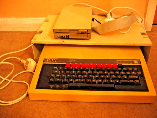 Acorn BBC Micro Computer Model B  - 32K & Disk Drive + A Mixture of Cables/Leads