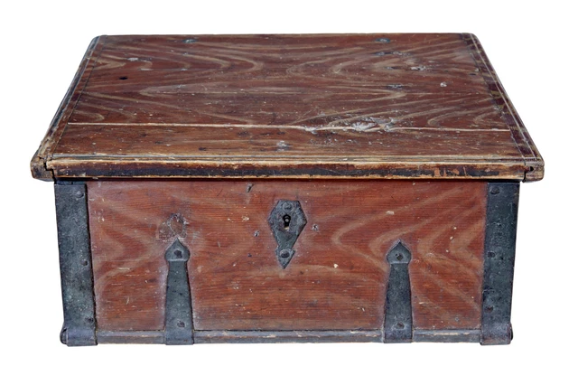 Scandinavian Hand Painted 19Th Century Pine Strong Box