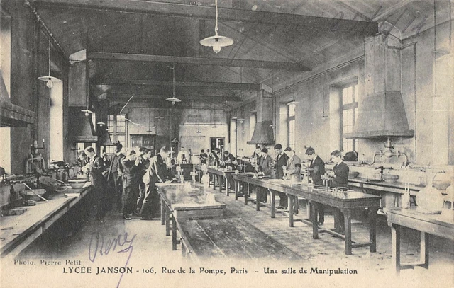 CPA 75 PARIS XVIe LYCEE JANSON RUE DE LA POMPE A HANDLING ROOM