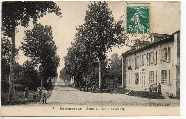 SOMMESOUS - Marne - CPA 51 - la route du camp de Mailly - des enfants