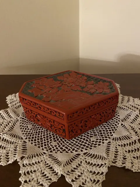 Vintage Carved Red Lacquer Cinnabar Trinket Jewelry Box