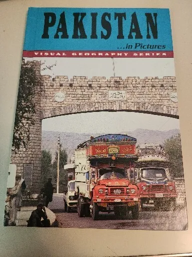 Pakistan in Pictures Visual Geography Series 1989 Lerner Publications Hard Cover