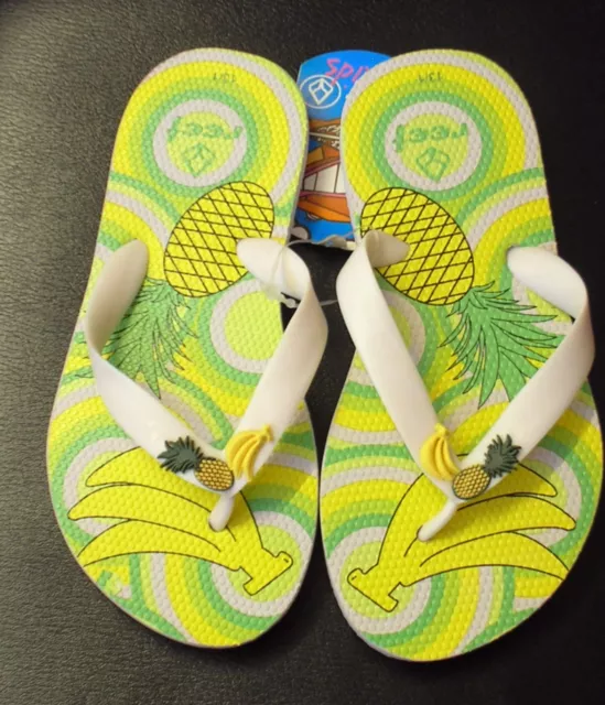 Lovely Kids White Pineapple Design Reef Flip Flops, Various Sizes - BNWT!!