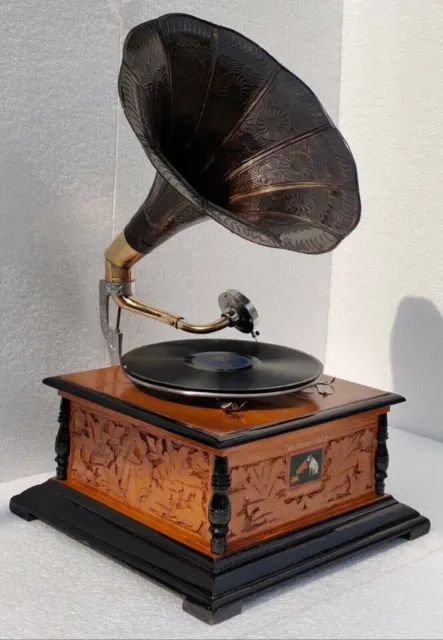 Fonógrafo de gramófono HMV que funciona audio antiguo, reproductores de discos vintage