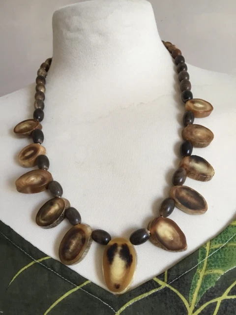 Collier Vintage Artisanat Africain En Corne - Longueur 41-45 Cm, Laiton, Occasion, Style Ethnique XXe Siècle