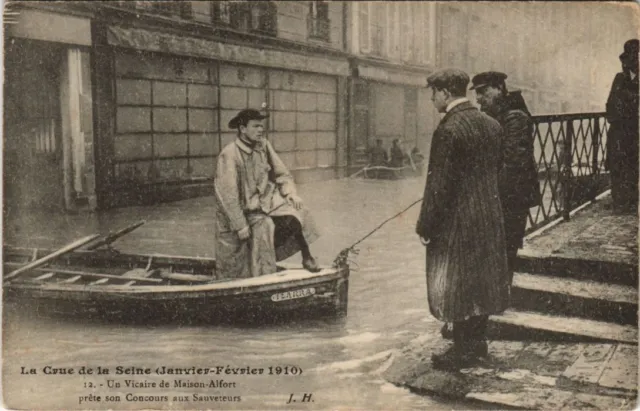 CPA Inondations 1910 PARIS Maison-Alfort un vicaire (996146)