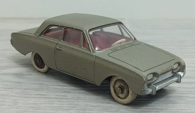 Dinky Toys Ford Taunus N°559 - Made In France Meccano - Occasion BEIGE