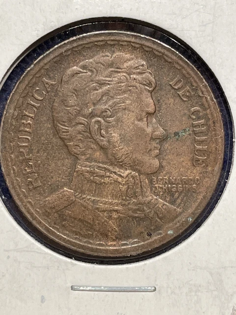 1942 - 1 Peso Coin from Chile, nice circulated coin