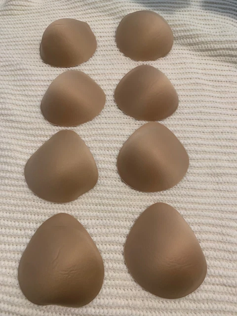 NUEVO sin embalaje 4 juegos de inserciones de taza sujetador beige, talla C/D o M/L