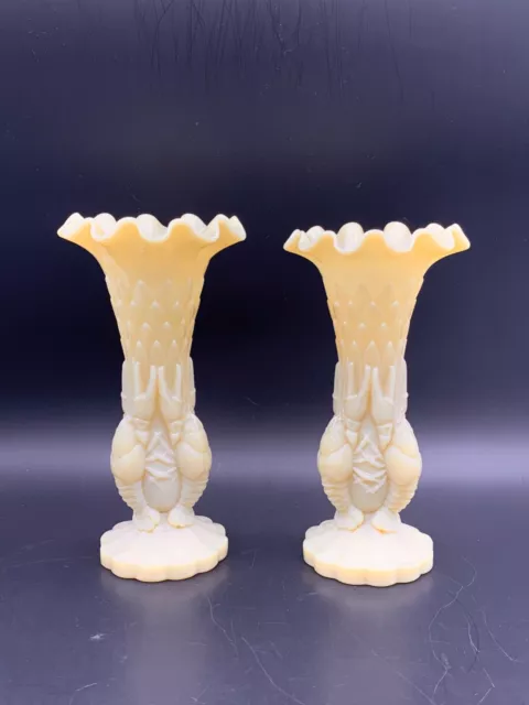 PORTIEUX – Ancienne paire de vases en opale opaline modèle Ecrevisses
