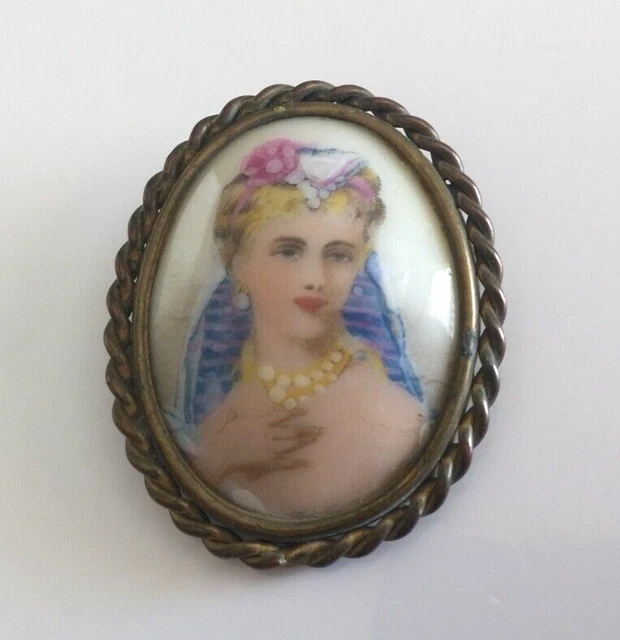 Broche Ancienne Porcelaine De Limoges Sainte Fabiola - Tour En Laiton, Occasion