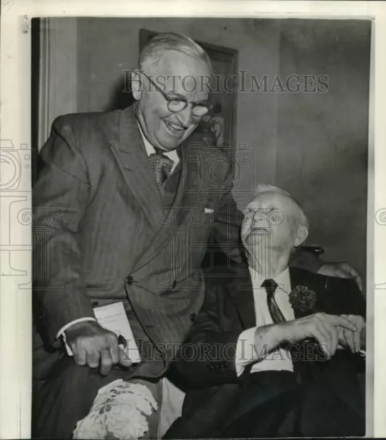 1958 Press Photo John Nance Garner laughs with former President Truman-Texas