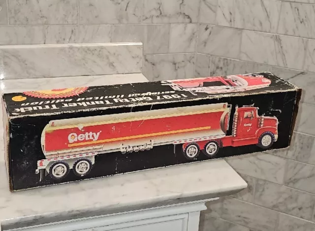Getty 1997 Tanker Truck Serialized Limited Edition 4th in the Series Toy NEW