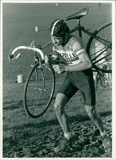 Nationan cyclo cross champion cgris young. - Vintage Photograph 1348593