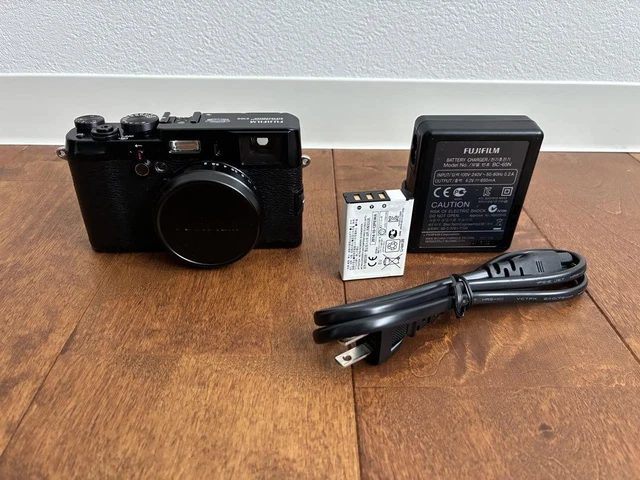 FUJIFILM FinePix X100 ブラック F FX-X100B Amazon.com : Fujifilm FinePix X100 Black Digital Camera