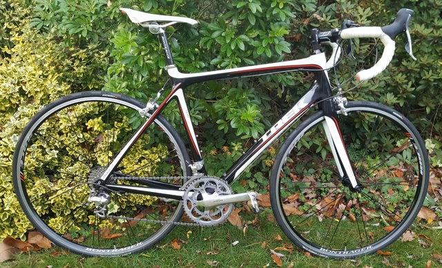 Trek madone 4.7 carbon road bike discount