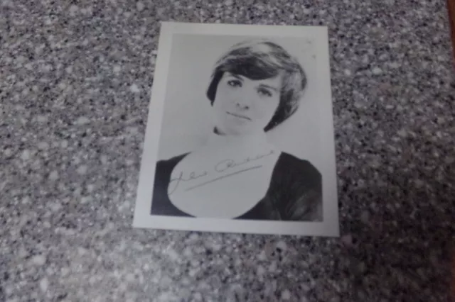 Julie Andrews Facsimile signed 4 X 5 B&W Fan Promo Photo - Julie Andrews Facsimile signed 4 X 5 B&W Fan Promo Photo -