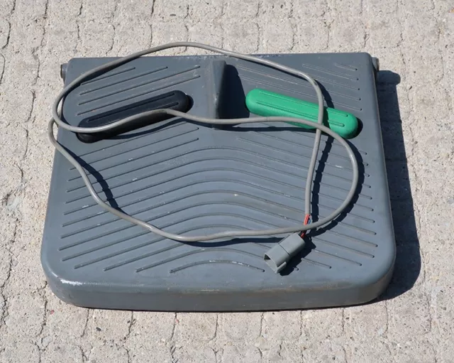 PEDAL PLATFORM ASSY, WINDSOR CHARIOT iVACUUM CV28 RIDE ON,  86222700
