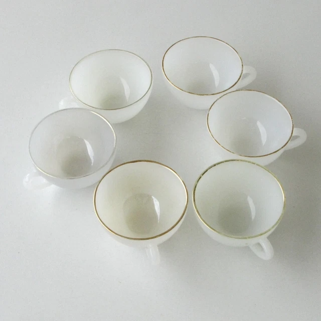 Service à thé ou café 18 tasses et sous-tasses opaline Arcopal Arlequin