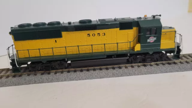 Athearn 4628 HO Chicago & North Western EMD GP50 Diesel Loco. Runs.