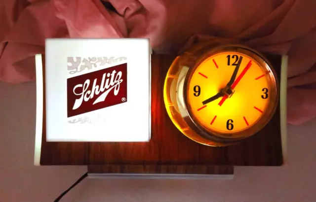 1965 Schlitz Beer light up BARREL CLOCK back bar bubbler motion moving sign 1965 Schlitz Beer light up BARREL CLOCK back bar bubbler motion moving sign