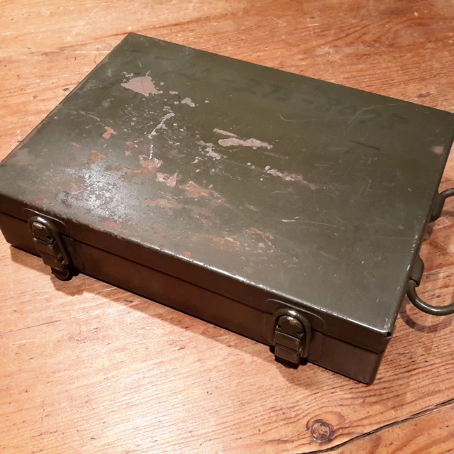 WW2 FIRST AID kit jeep/truck first aid box 1942 £150.00 PicClick UK