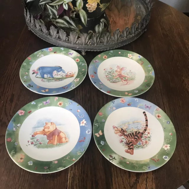 Disney SIMPLY POOH Plates (Set of 4) Pooh Piglet Tigger Eeyore 8.25”