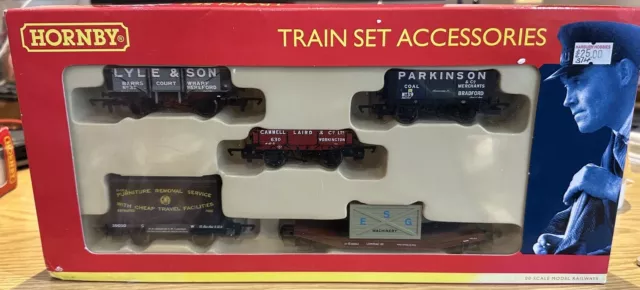 Hornby R6228  Assorted pack of 5 wagons 3x open wagons, conflat + Lowmac MINT