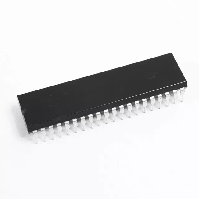 MC6800P Integrated Circuit - CASE: DIP40 MAKE: Motorola Semiconductor Products