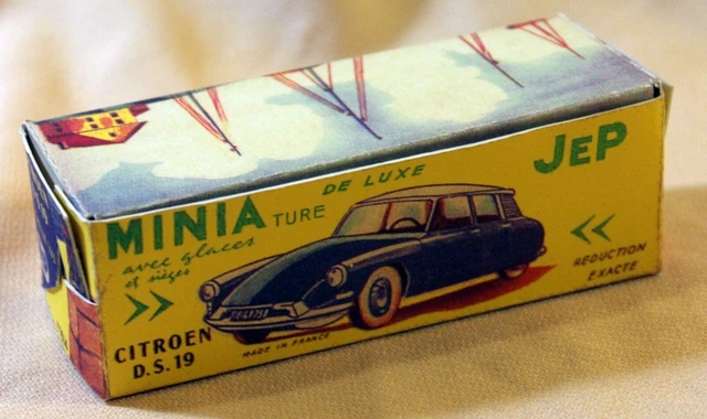 Boîte Vide Solido 1/43 – Citroën DS 19 – Modèle Vintage Années 70 – Noir – France