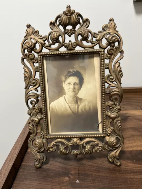 vintage wrought iron picture frame w/ foldable easel stand/original owner photo