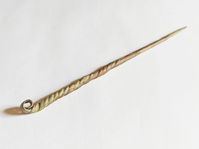 Aguja Para Pelo O Ropa. Edad Del Bronce. Aguja Para Pelo O Ropa. Edad Del Bronce.