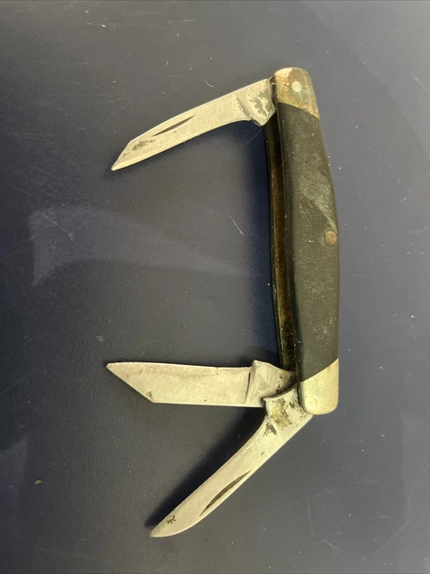 Vintage  Three Blade Buck 303 Pocket Knife Well Used.    K1
